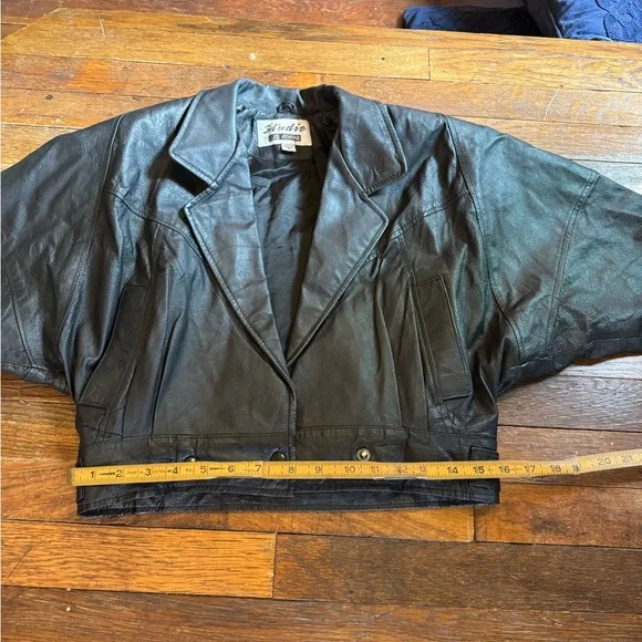 Vintage Black Leather Cropped Jacket - Picture 13 of 15